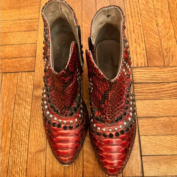 Free people chasing cowboys snakeskin red studded gem western ankle boot 39 - Picture 2 of 8